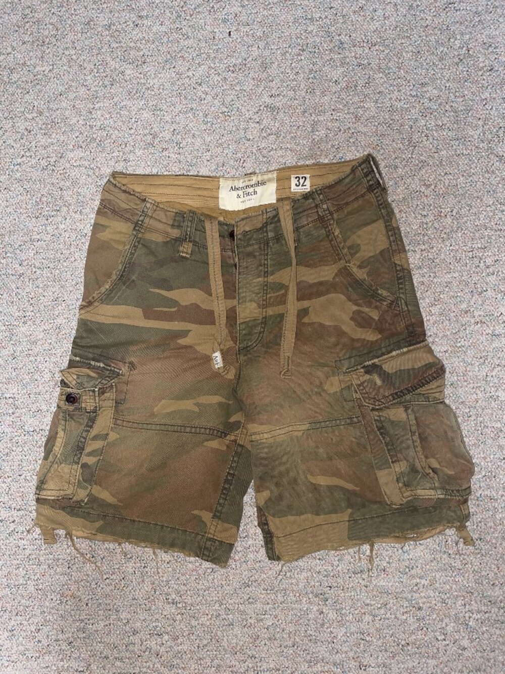 Vintage Abercrombie camo cargo shorts
